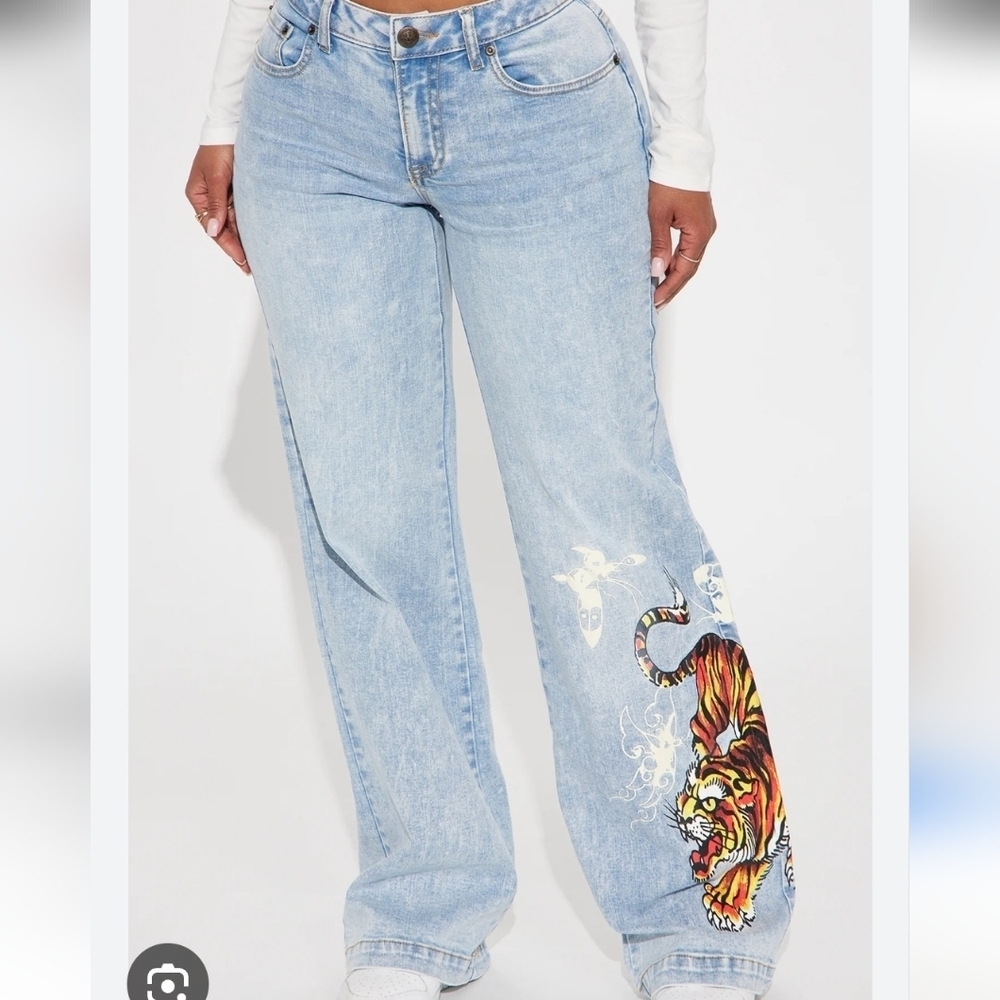 NWT Y2K Ed Hardy Crawling Tiger Stretch Wide Leg Jeans - Light Wash